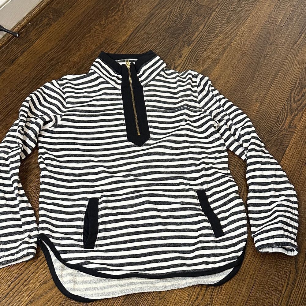 Duffield Lane Black & White Stripe Quarter Zip - Size Small